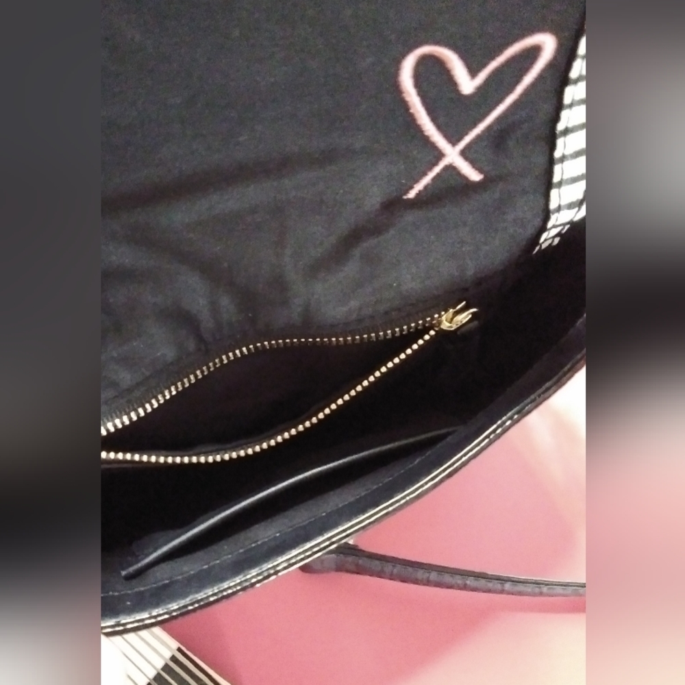 Victoria's Secret crossbody / clutch - Picture 9 of 9
